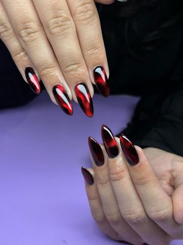 Halloween is around the corner! Don’t forget to book your spooky sets: Structured Gel and Chrome & Cat-Eye nails by Evil With Elegance, Miami