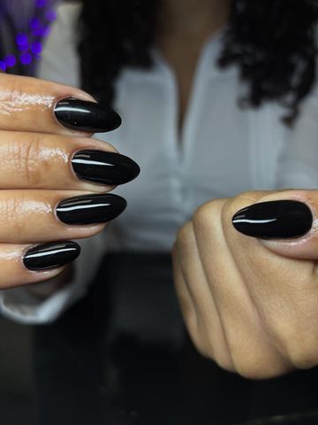 Structured Gel and Spooky nails by Evil With Elegance, Miami