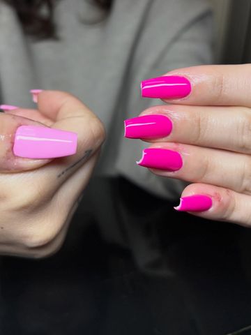 Short & Natural nails by Evil With Elegance, Miami