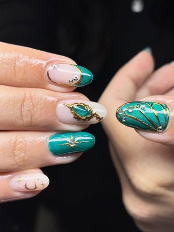 The cutest gel mani: Chrome & Cat-Eye and Seasonal nails by Evil With Elegance, Miami