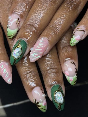 Mushroomsand flowers: Structured Gel and Chrome & Cat-Eye nails by Evil With Elegance, Miami