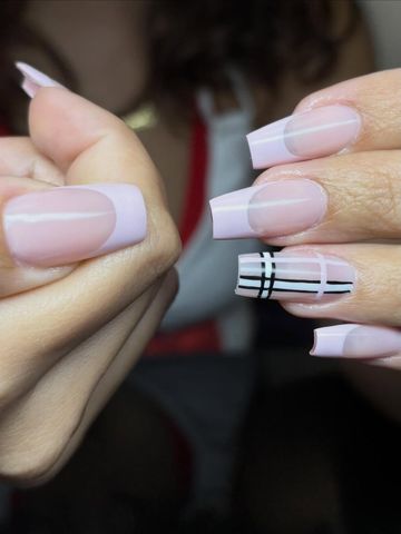 Burberry: Gel-X nails by Evil With Elegance, Miami